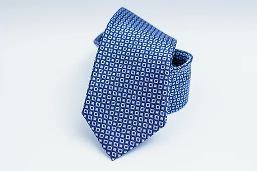 Confecção de gravatas para uniformes